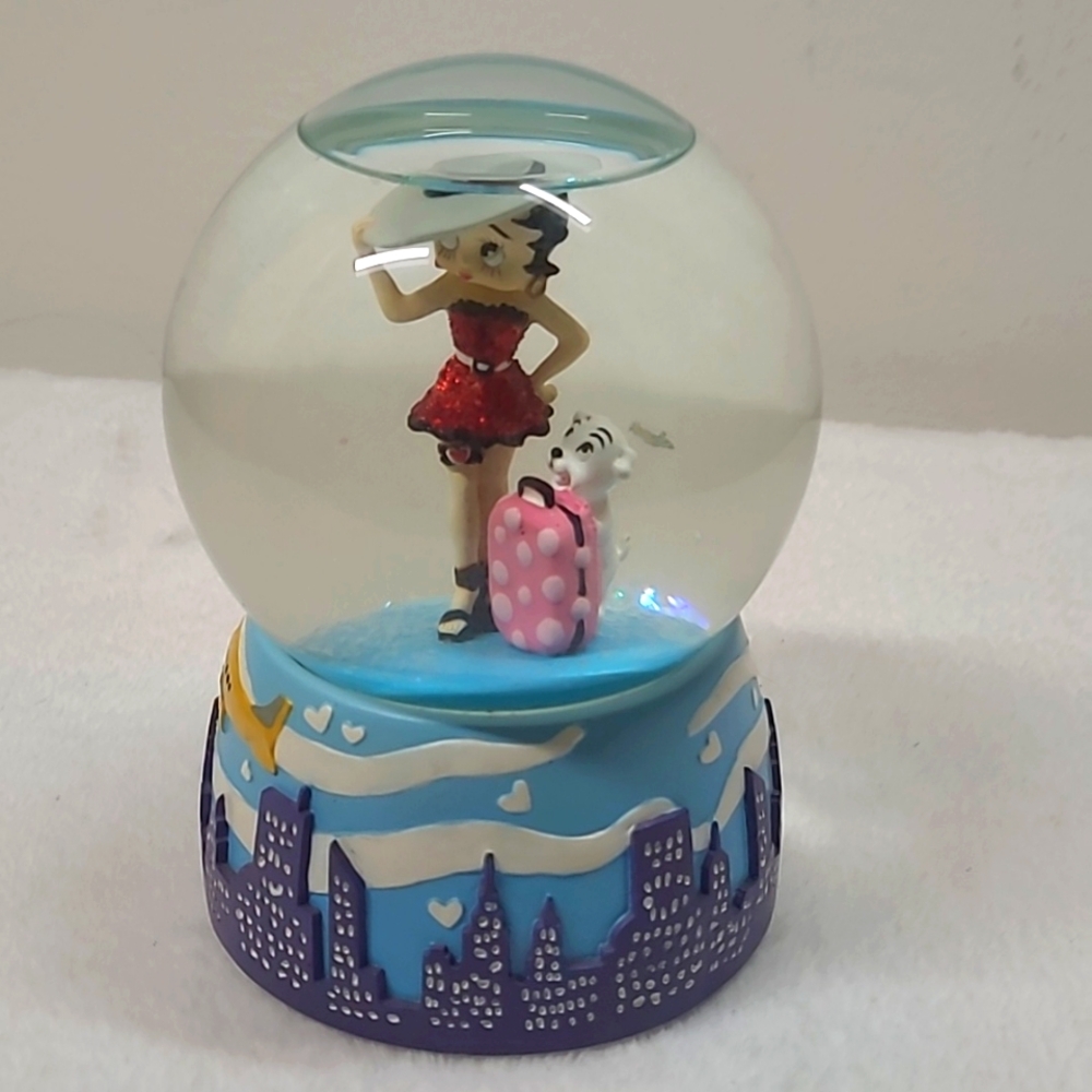 Westland Gifts Vintage Jetsetter Betty Boop - Picture 1 of 6